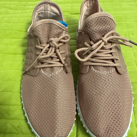 Cute basic ladies sneaker - Picture 2 of 4